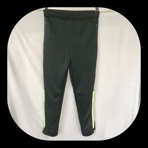 FILA TruDry XL Boys Black Athletic Pants